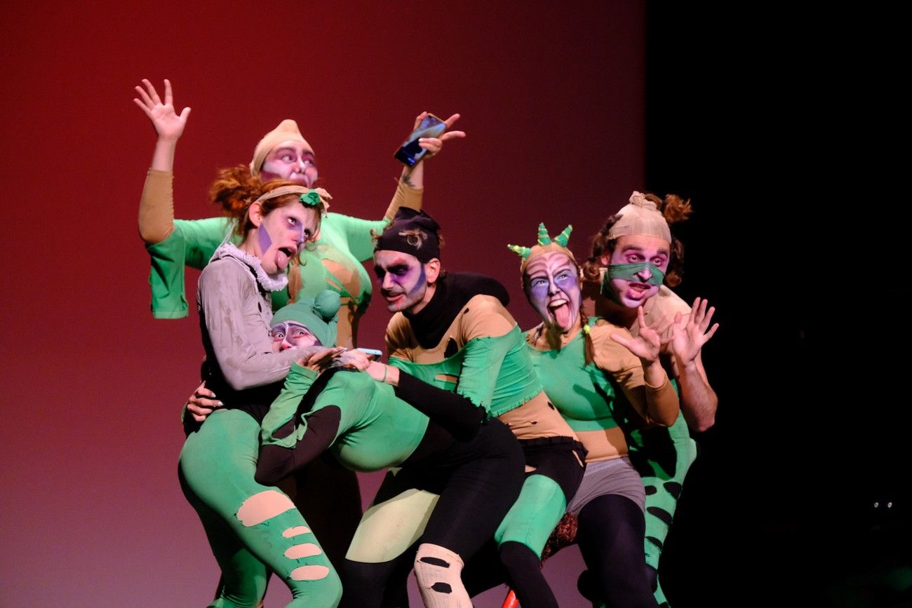 La Escuela de Actores de Canarias presentó 'Luces de Esperpento' en el Teatro Guiniguada