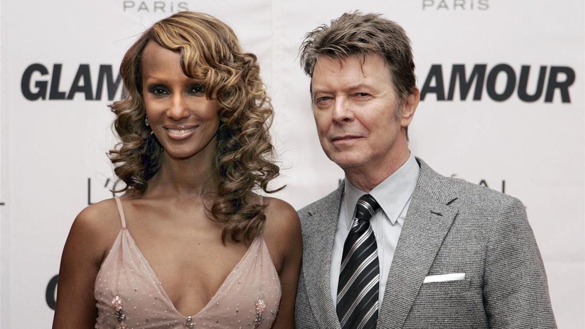 La hija de David Bowie confiesa que lleva medio añosin ver a su madre