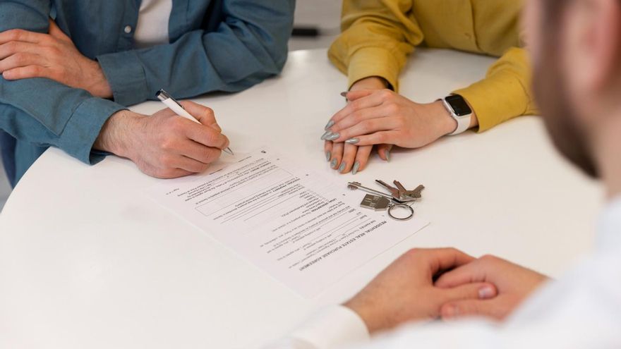 Esta es la cláusula a incluir en el testamento para que los herederos puedan pagar los impuestos con el dinero que hay en la cuenta