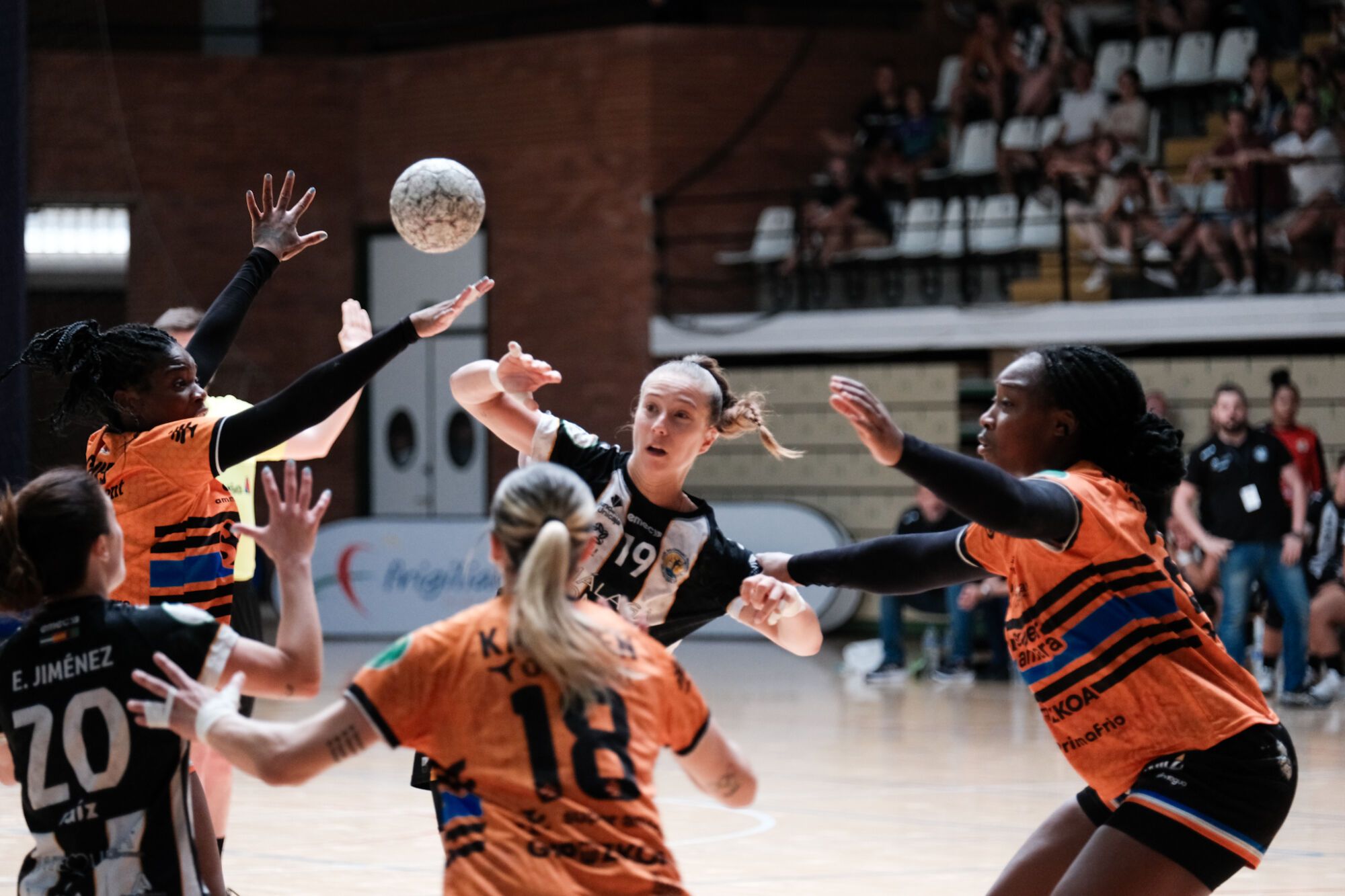 Balonmano Costa del Sol vs Bera Bera en la semifinal de la Liga Guerreras Iberdrola