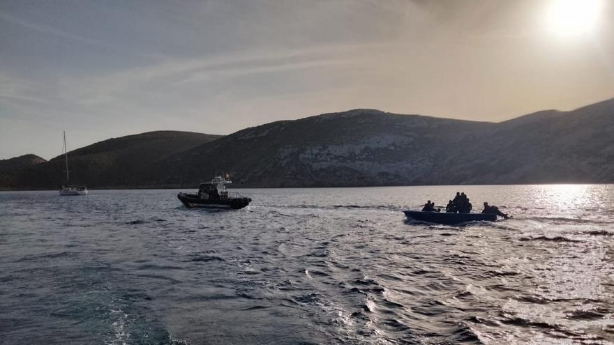 La Guardia Civil localiza cinco pateras con 72 personas a bordo en Baleares