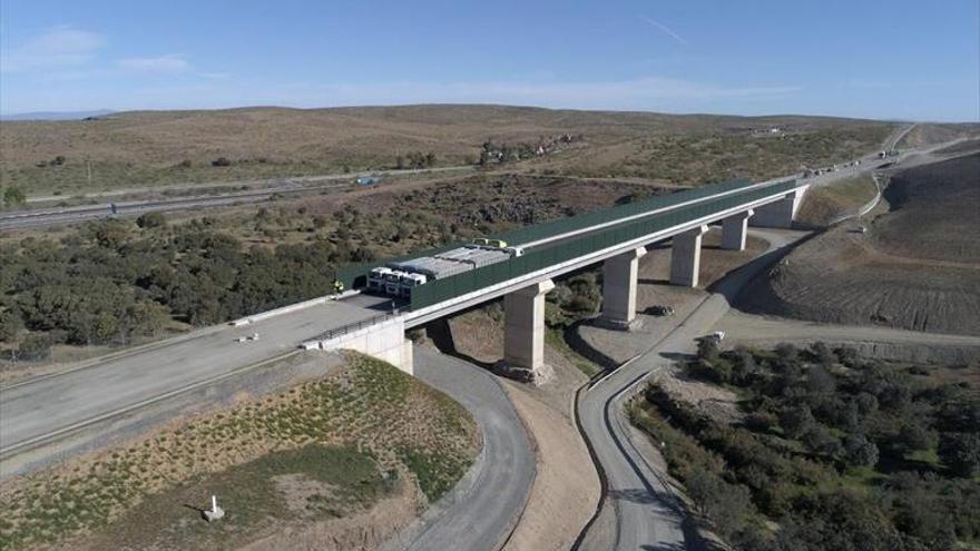 Tres viaductos del AVE pasan la prueba de carga