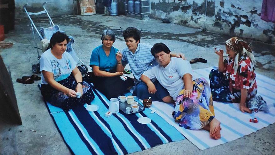 Imagen de la llegada de los refugiados de Bosnia a Tenerife en 1992.