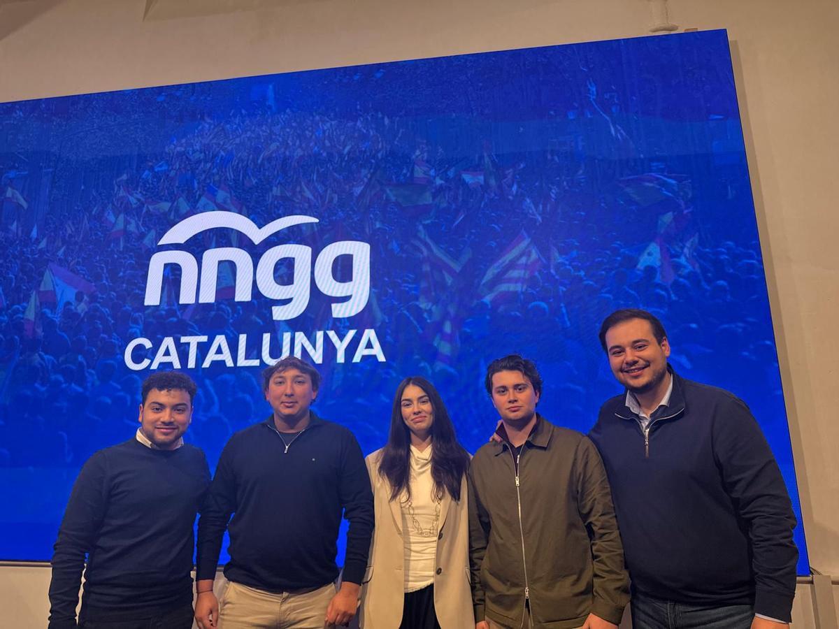 D'esquerra a dreta: Luís Sarmiento i Alex Melià. En Dani Ruiz, president del partit a les comarques gironines, a la dreta