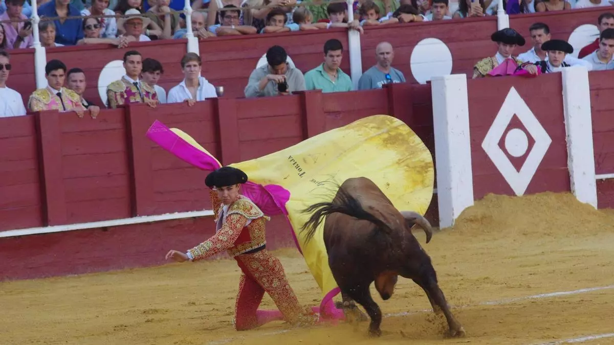 Los aceros dejaron a oscuras el triunfo de Neyzan Espín en La Malagueta