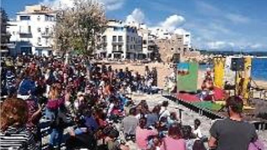 La platja de l&#039;Escala, escenari d&#039;un espectacle per a nens