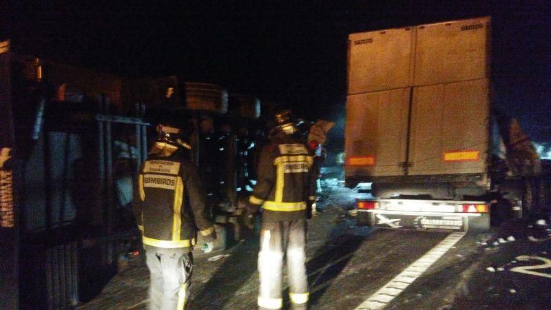 Accidente entre dos camiones en la A-2