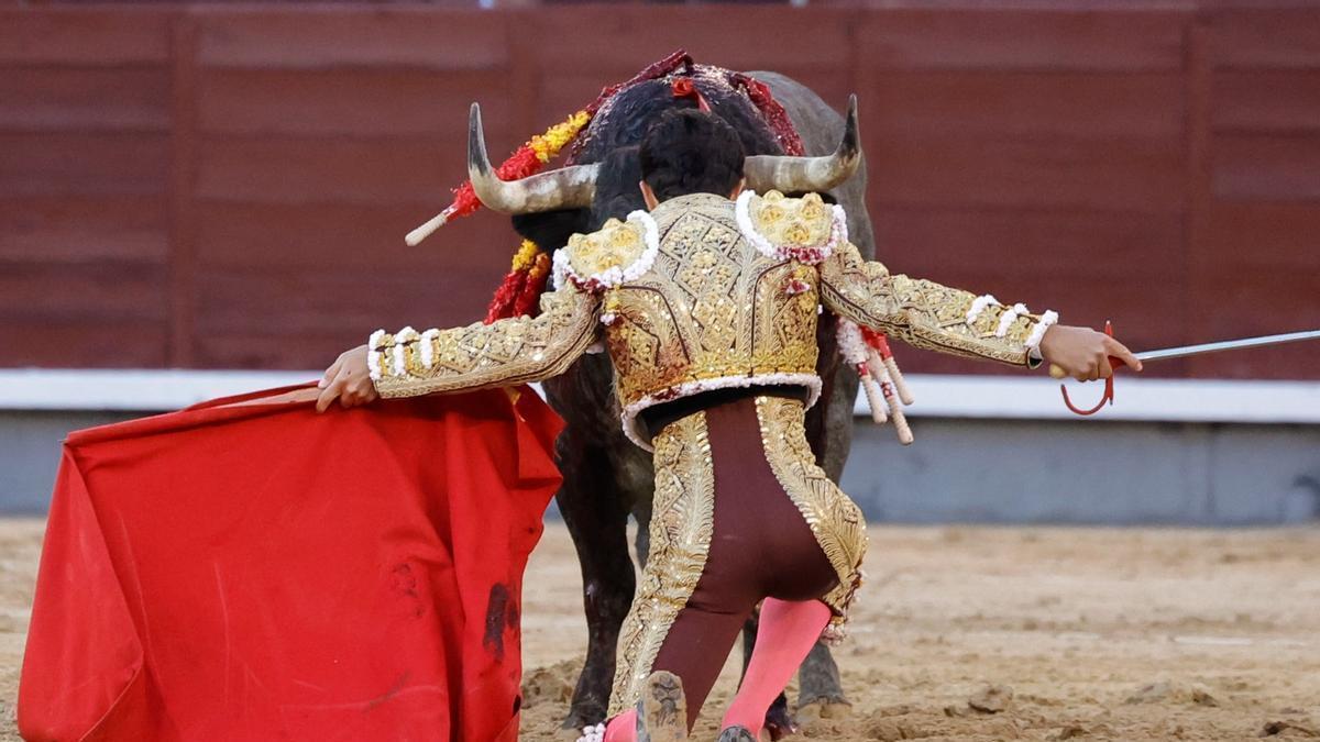 Tomás Rufo con el único cinqueño de la Quinta que fue bravo.