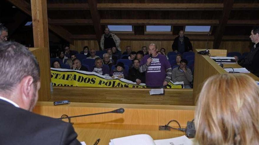 Los líderes de los tres grupos municipales, durante la exposición de los preferentistas. // Bernabé / Javier Lalín