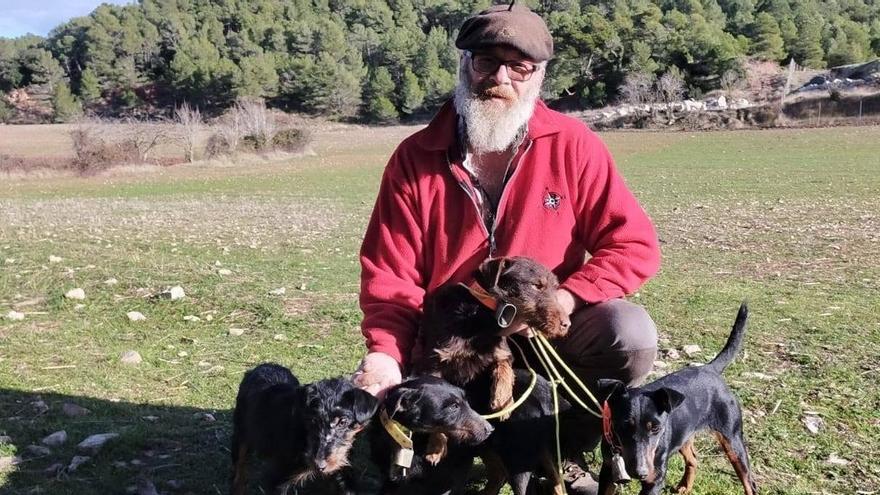 El pastor de la Cerdanya Armand Flaujat denuncia que li han matat dos gossos per robar-li ovelles al Baix Camp