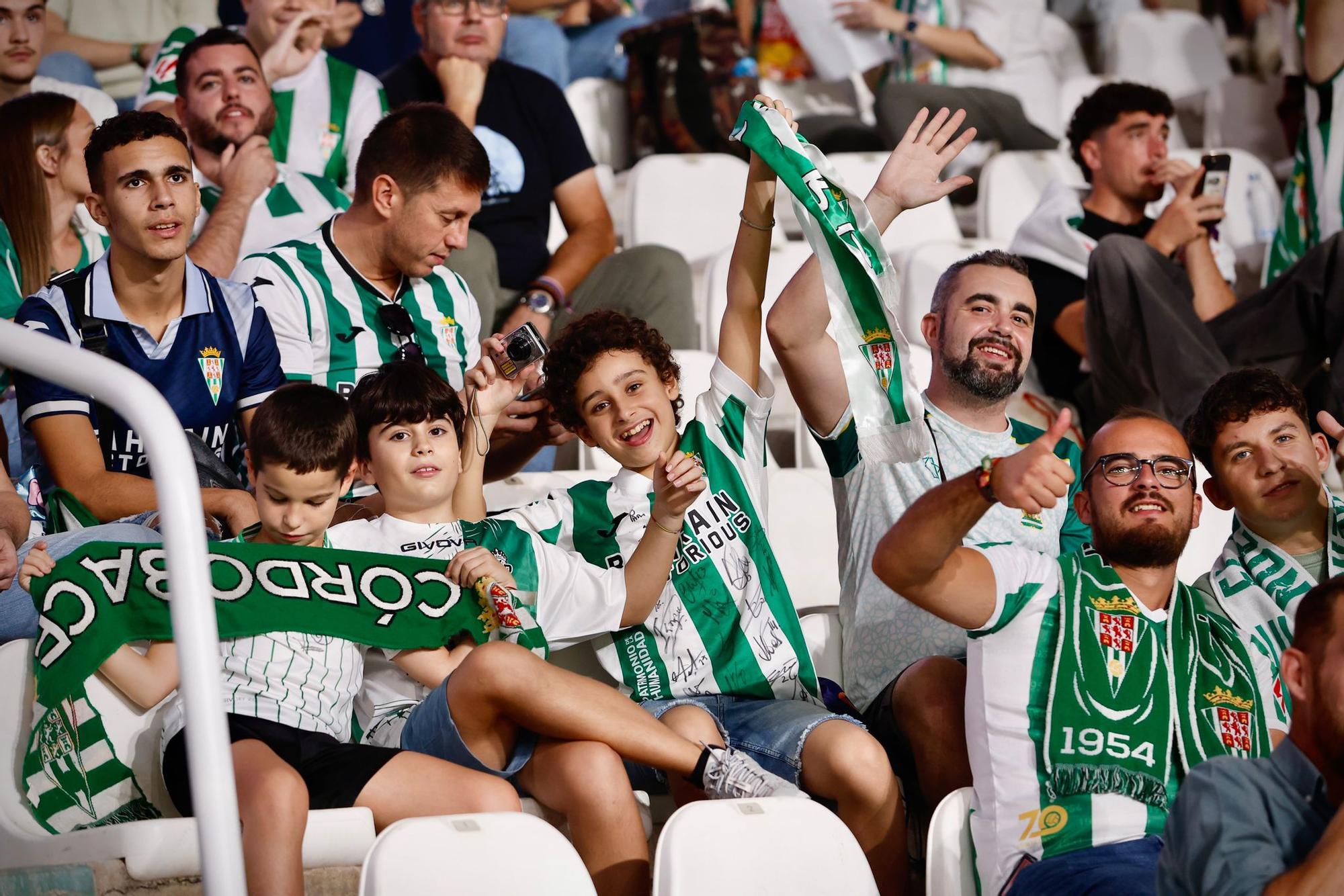 Córdoba CF-Cultural Leonesa | Las imágenes de la afición en El Arcángel