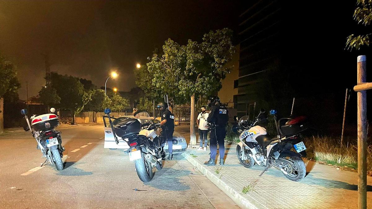 Uno de los contoles policiales este fin de semana en el Polígono de Son Valentí.