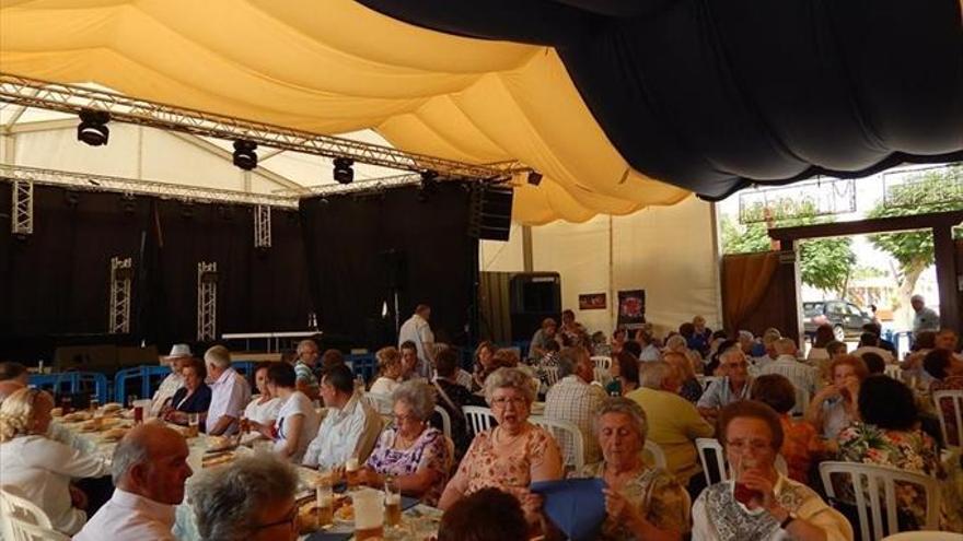 Homenaje a los mayores en la Feria de Pedro Abad