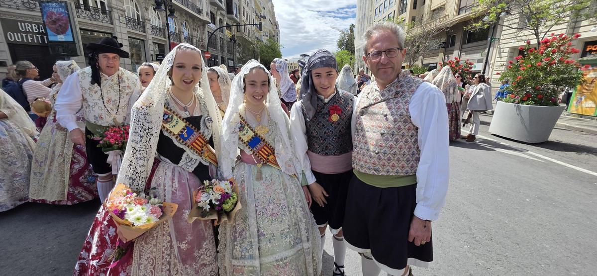 Las comisiones de falla en la Ofrenda a San Vicente Ferrer (3/6)