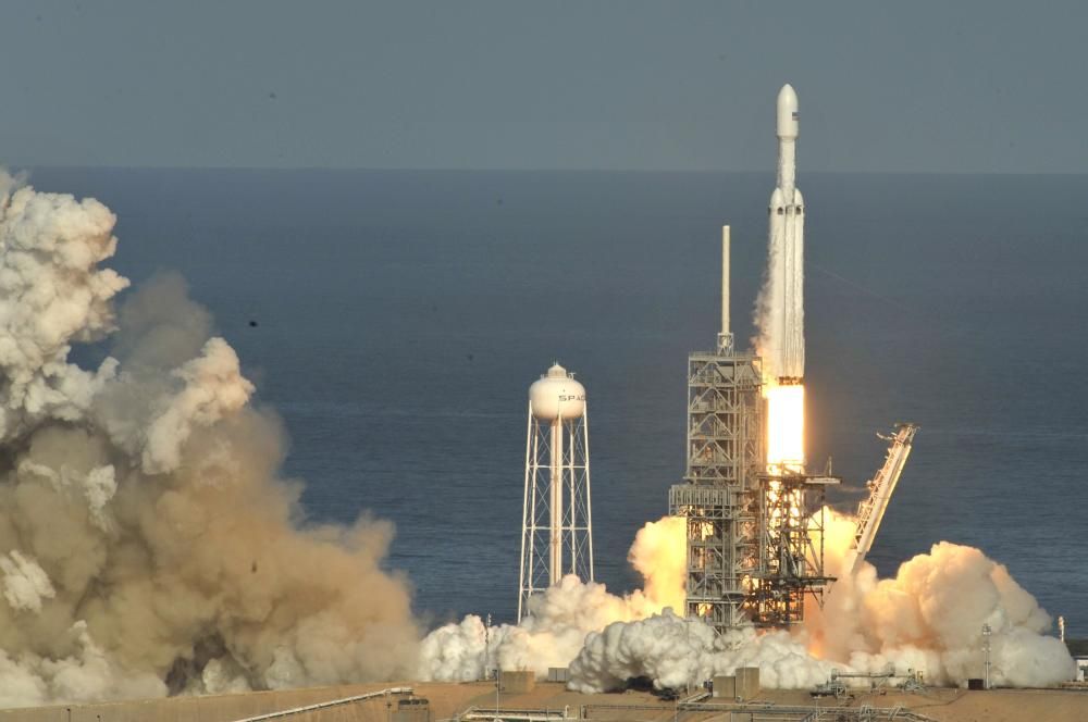 Llançament del coet «Falcon Heavy» d'SpaceX