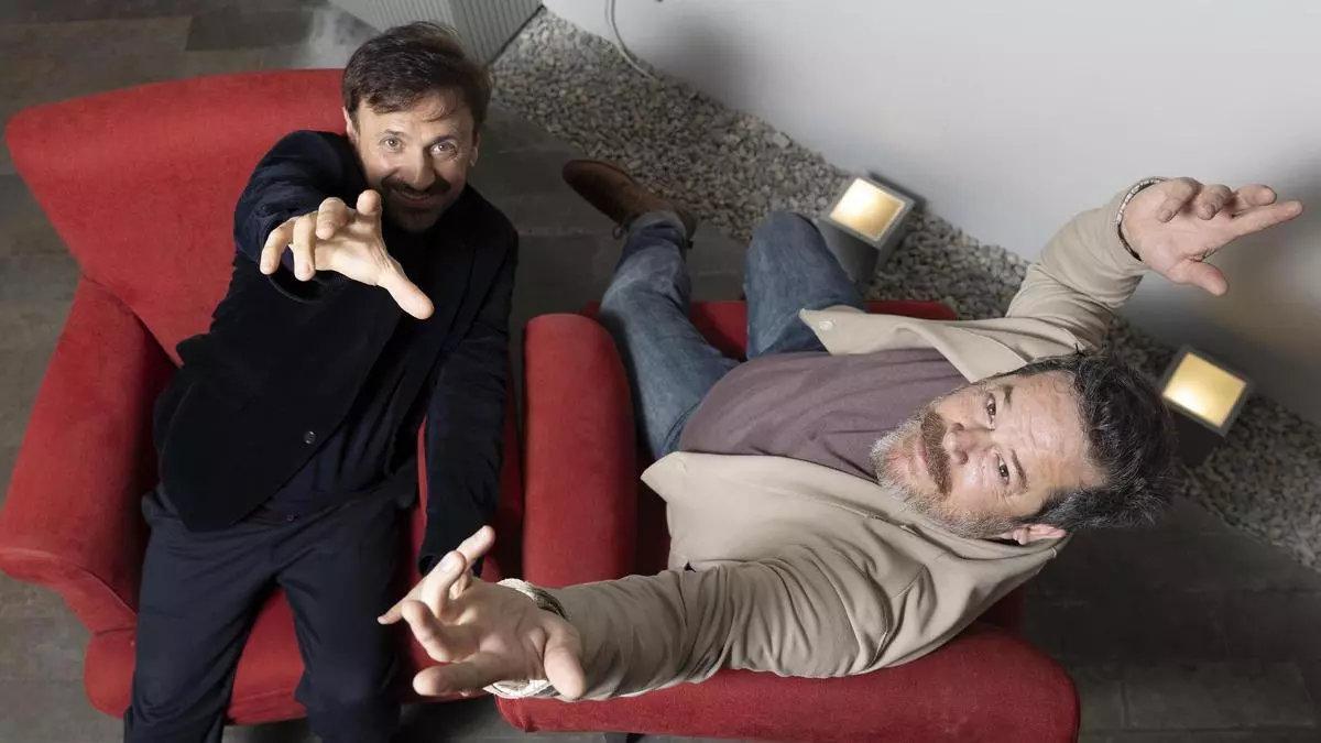 José Mota y Jorge Sanz, que presentan la película 'Por tus muertos'.
