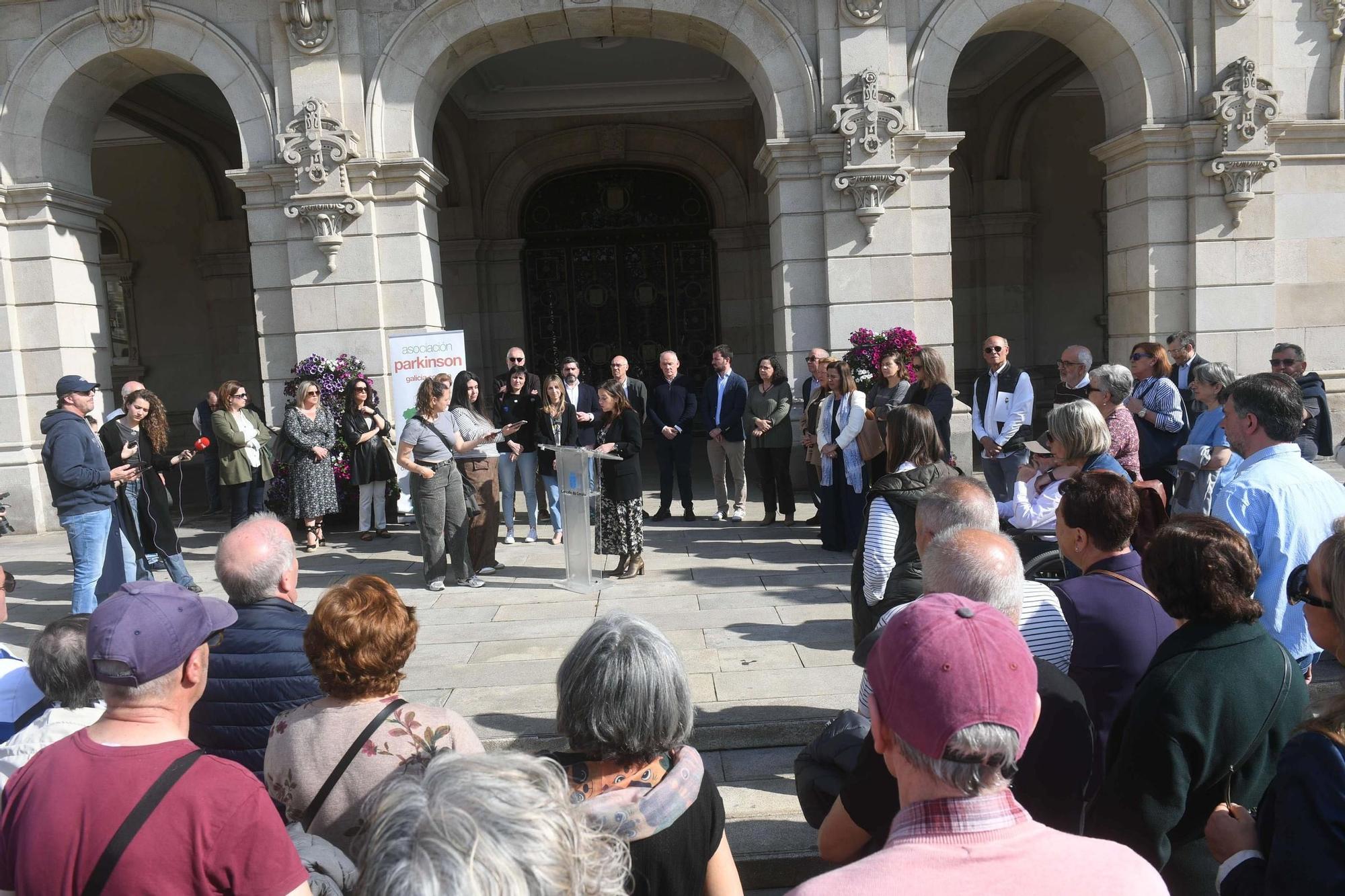 Lectura de un manifiesto en María Pita por el Día Mundial del Párkison