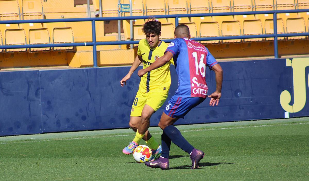 El delantero Iker Adelantado marcó el 2-1 de un gran chut desde la frontal del área.