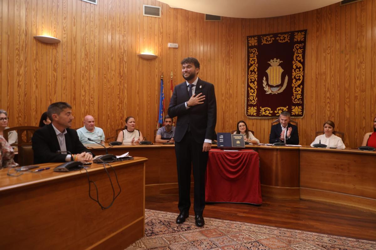 Álvaro Gonzalbo, el alcalde más joven de l'Horta, toma posesión en Moncada.