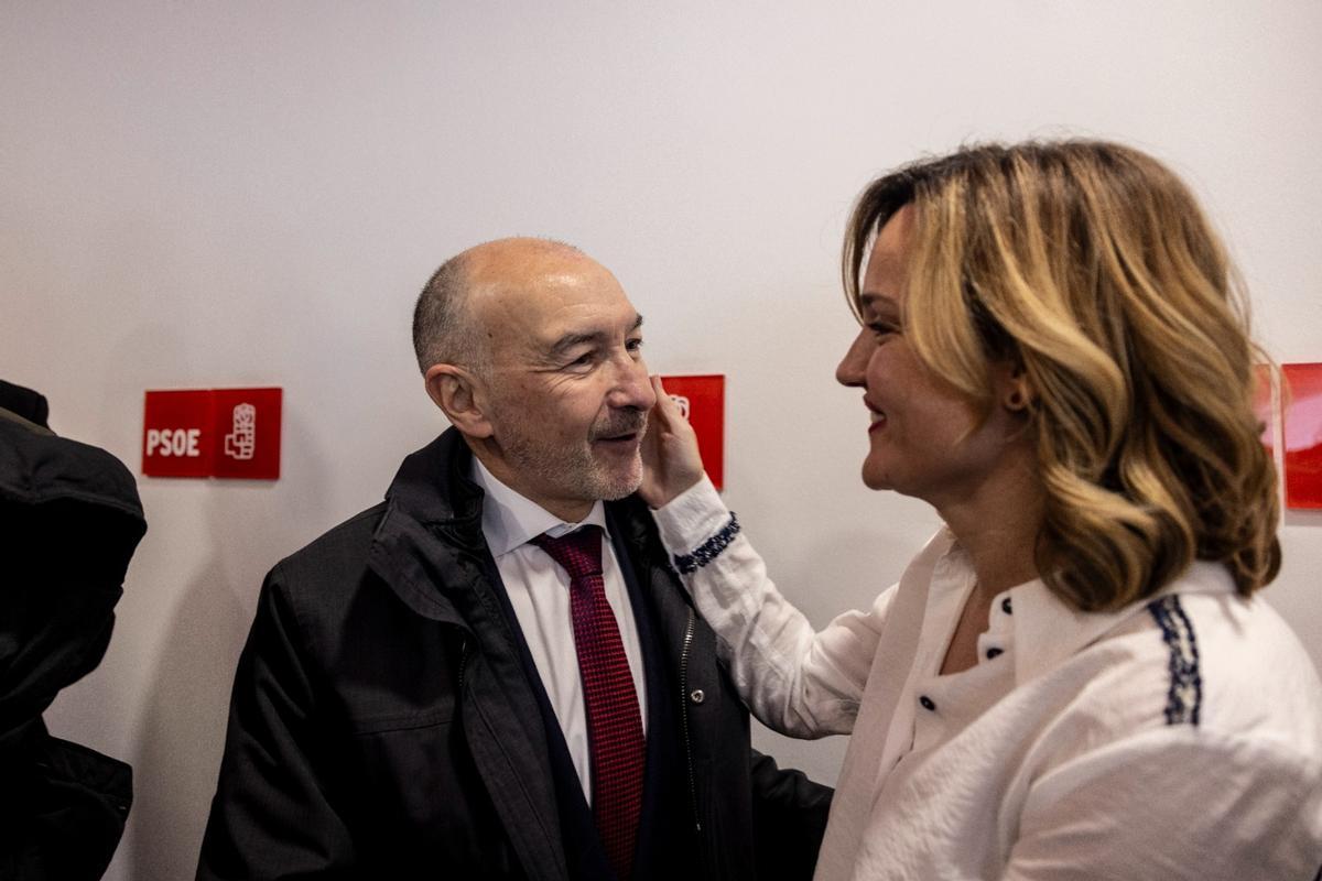 Pilar Alegría junto a Fernando Beltrán, delegado del Gobierno en Aragón, y número 1 del Comité Regional