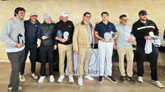 Foto de la entrega de premios del torneo celebrado en Valderrey. | CEDIDA