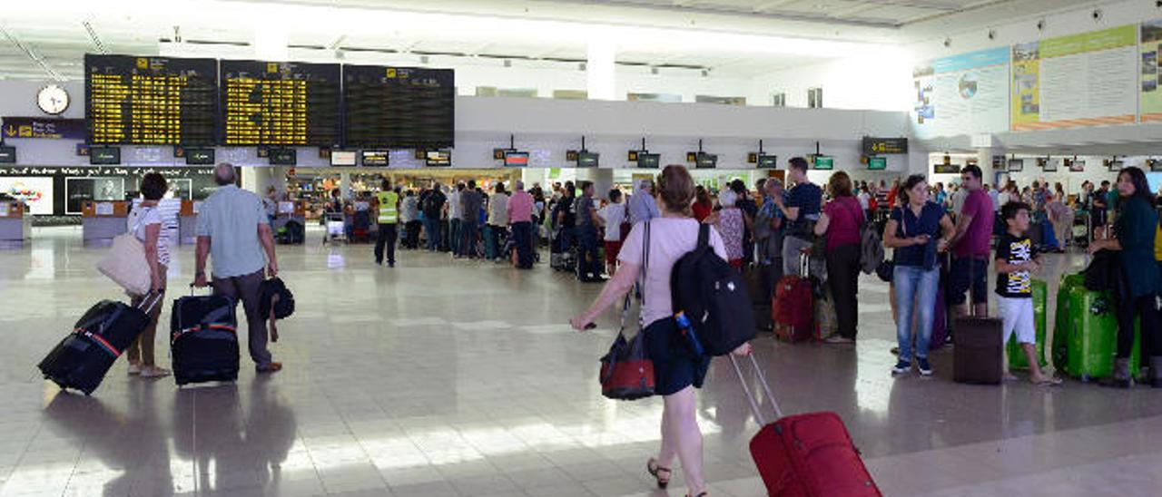 El aeropuerto de Lanzarote registra cinco millones de pasajeros por primera vez