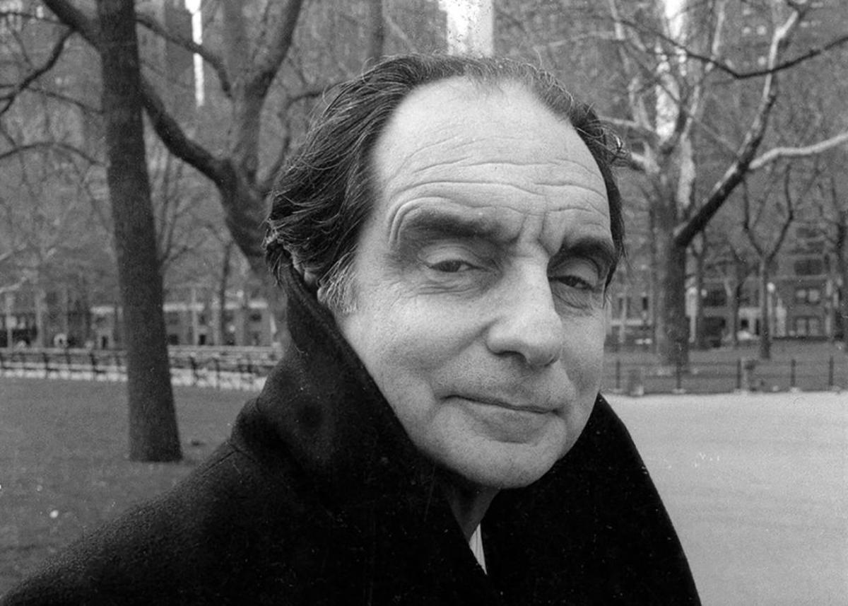 El escritor italiano Italo Calvino, en Nueva York, 1983.