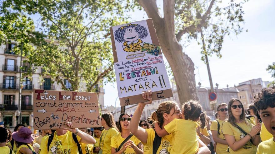 Els sindicats de professors criden a col·lapsar Barcelona aquest dimarts amb la «vaga del Papa»: serà l’última del curs