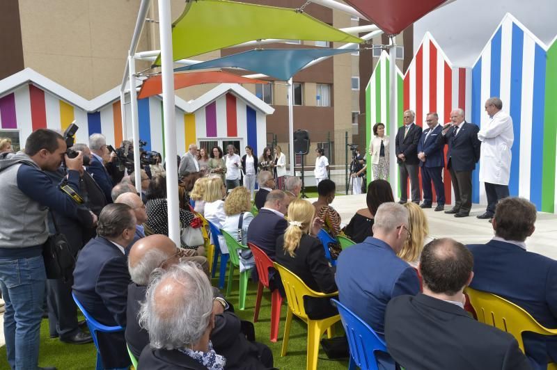 Inauguración de la "terraza solidaria" en el Mater