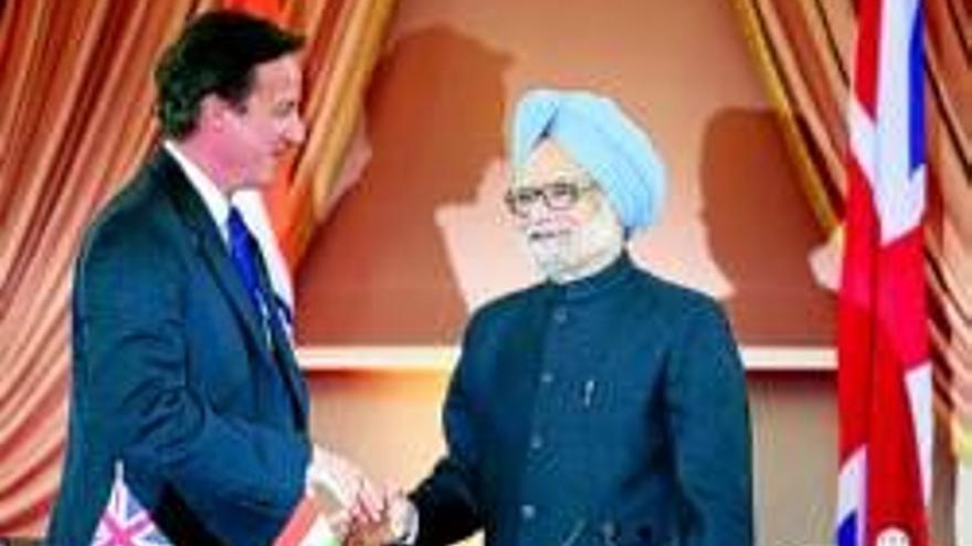 Cameron pide a la India menos barreras comerciales