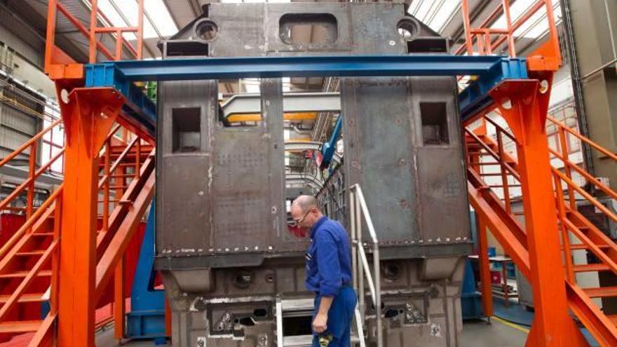 Interior de la fábrica de producción de trenes ubicada en Albuixech.