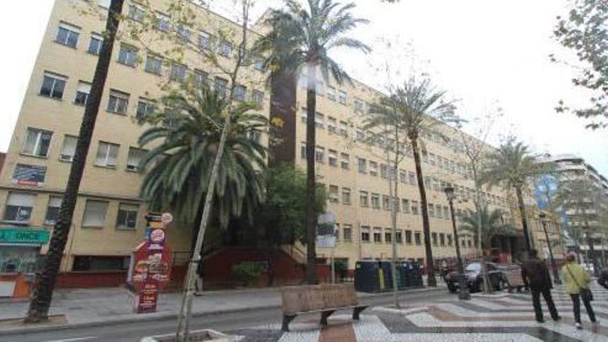 El hospital de Gandia niega pruebas caras a un paciente por no ser valenciano