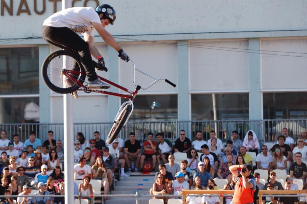 Tres días de acrobacias y piruetas imposibles, arte, deporte y cultura urbana campando por la fachada atlántica de Vigo. Un espectáculo al aire libre para el mejor festival del noroeste