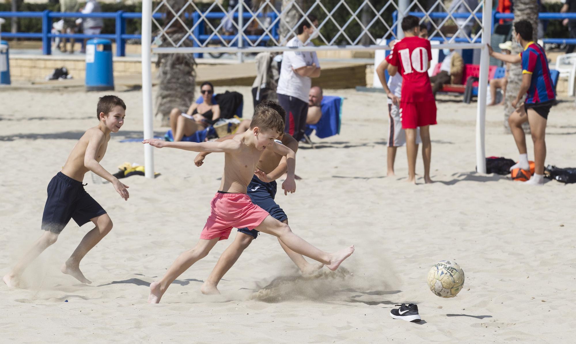 Así se ha celebrado el Domingo de Mona en Alicante