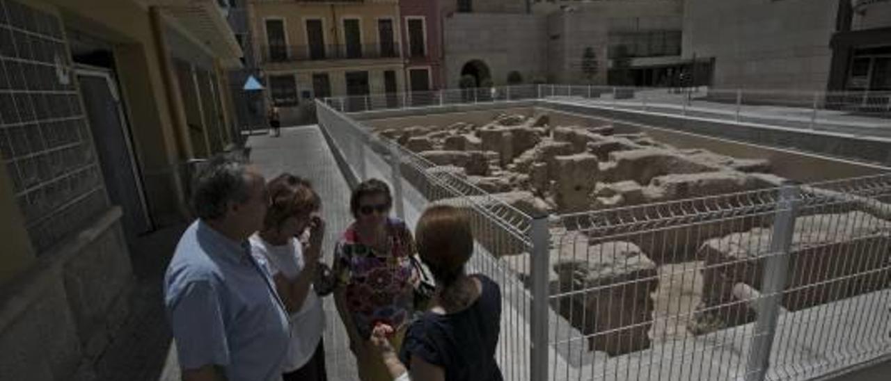 Aspecto de los Baños Árabes situados junto al Mercado Central y cerca del Ayuntamiento de Elche, antes de que fueran protegidos con una cubierta.