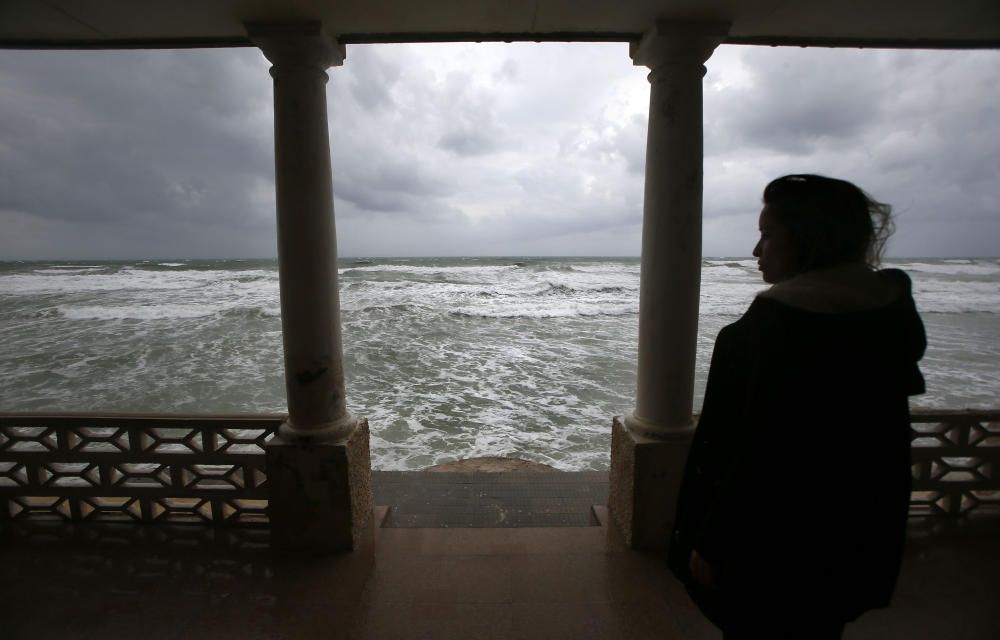 El temporal deja Guardamar del Segura sin playa