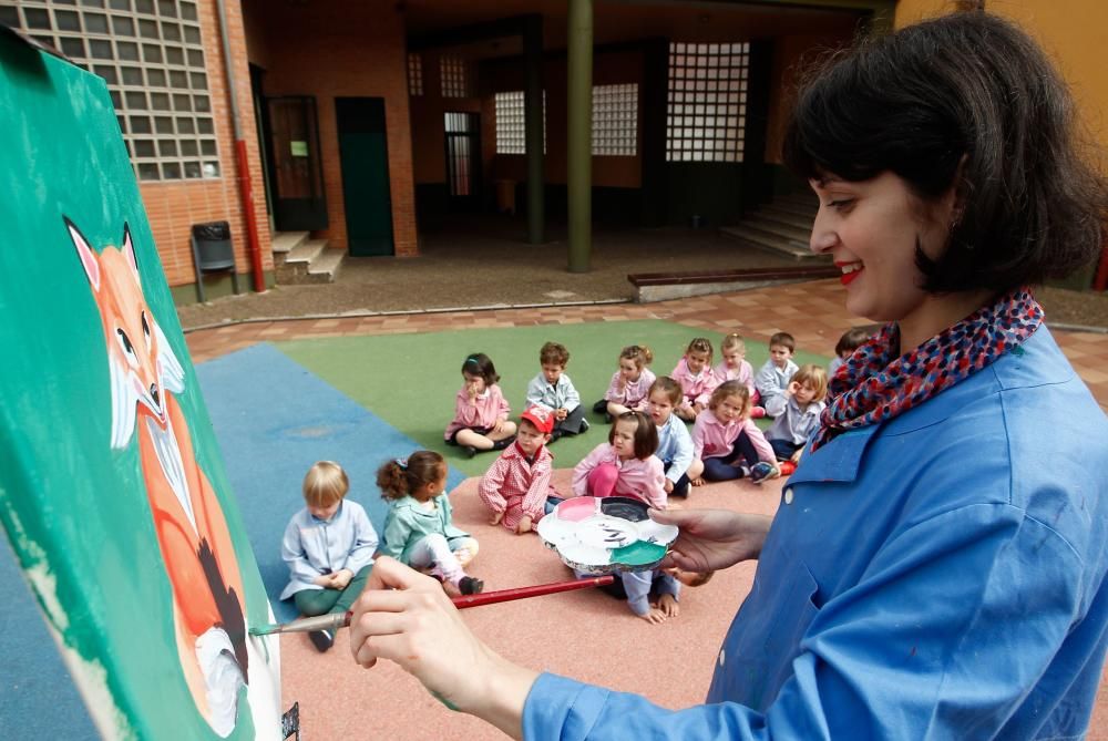 Helena Toraño visita el colegio del Colloto