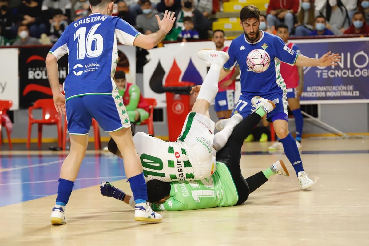 Las imágenes del derbi entre el Córdoba Futsal y el Betis en Vista Alegre