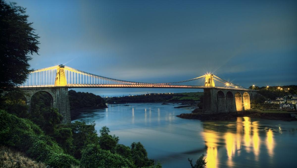 Menai Suspension Bridge, el primer puente colgante moderno y todo un