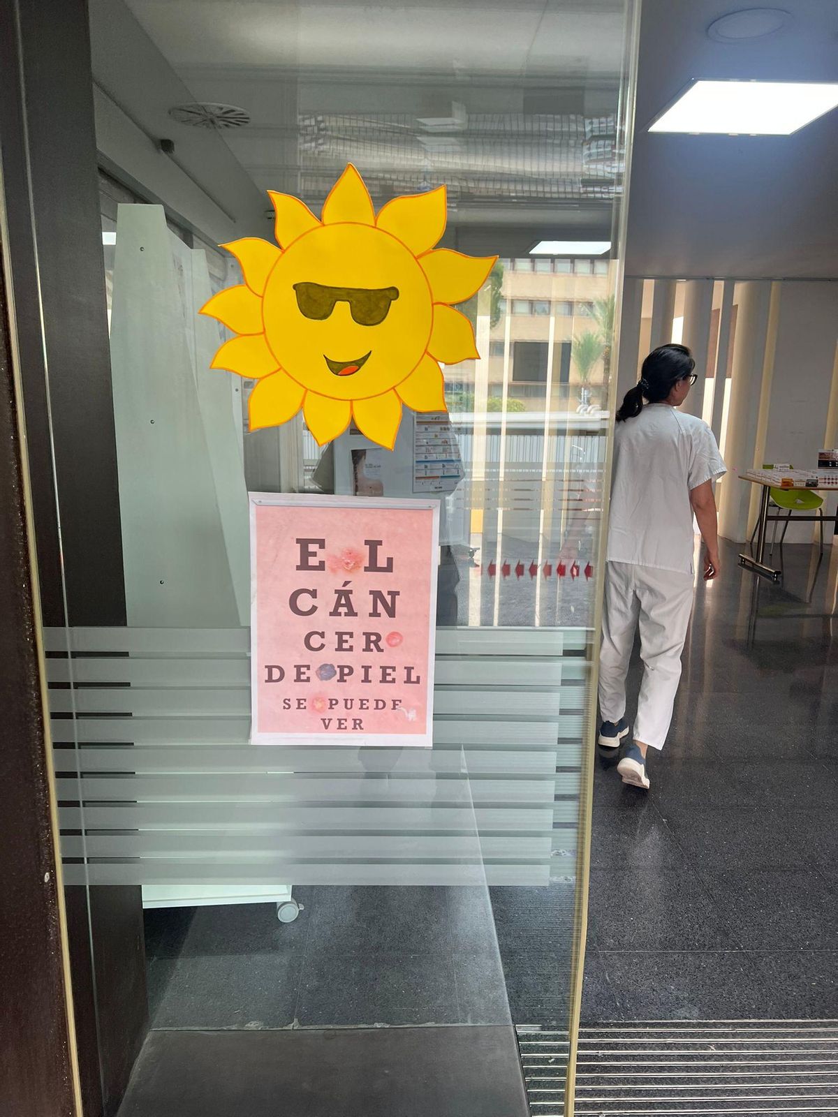 El Hospital General de Elche detecta 75 casos de melanoma al año y este viernes conmemora el día de la prevención con talleres