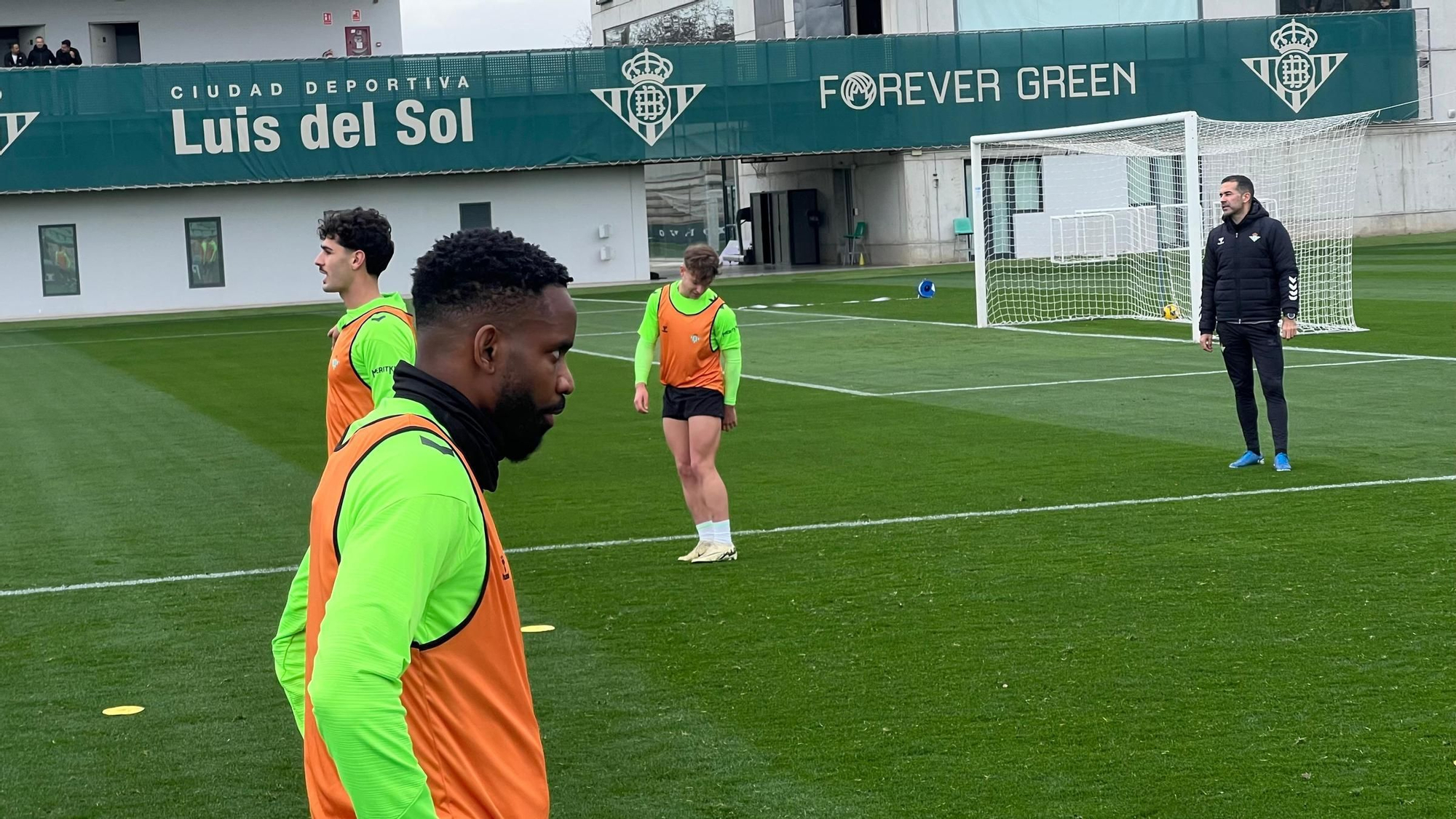 Las imágenes del segundo entrenamiento de Antony con el Betis