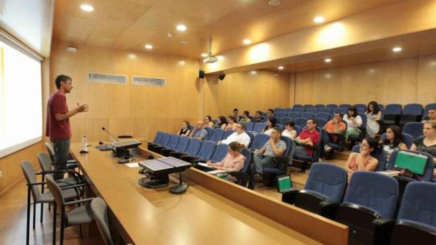 Curso de verano de la Universidad de Vigo en el Edificio Jurídico-Empresarial.  // Jesús Regal