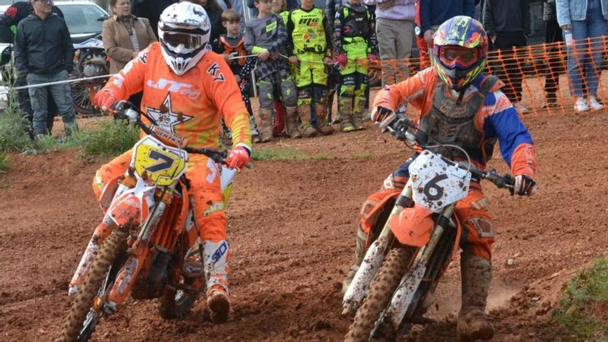 Canteranos y veteranos del motocross se ponen a prueba en Santa Eulària