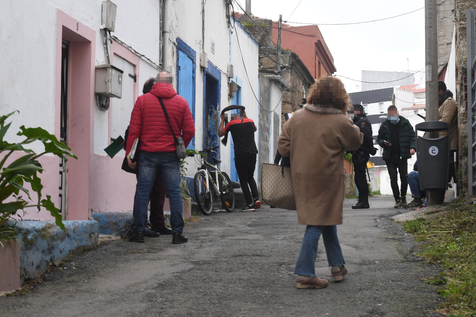 Tres hombres desalojados de una vivienda en la zona de O Peruleiro