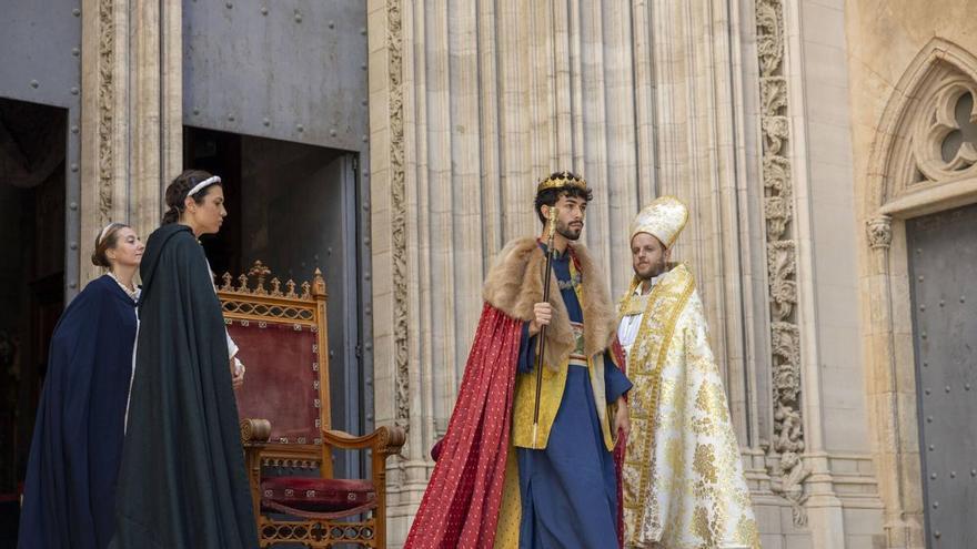 Mallorca revive la coronación de Jaume II y una ofrenda a su tumba en la celebración de la Diada