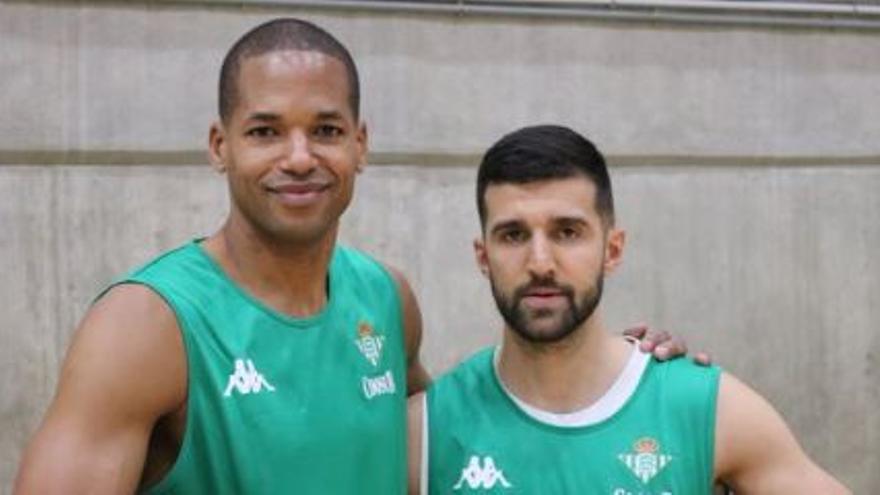 Cvetkovic y Báez, dos caras nuevas más del Coosur Real Betis para el derbi contra el Unicaja