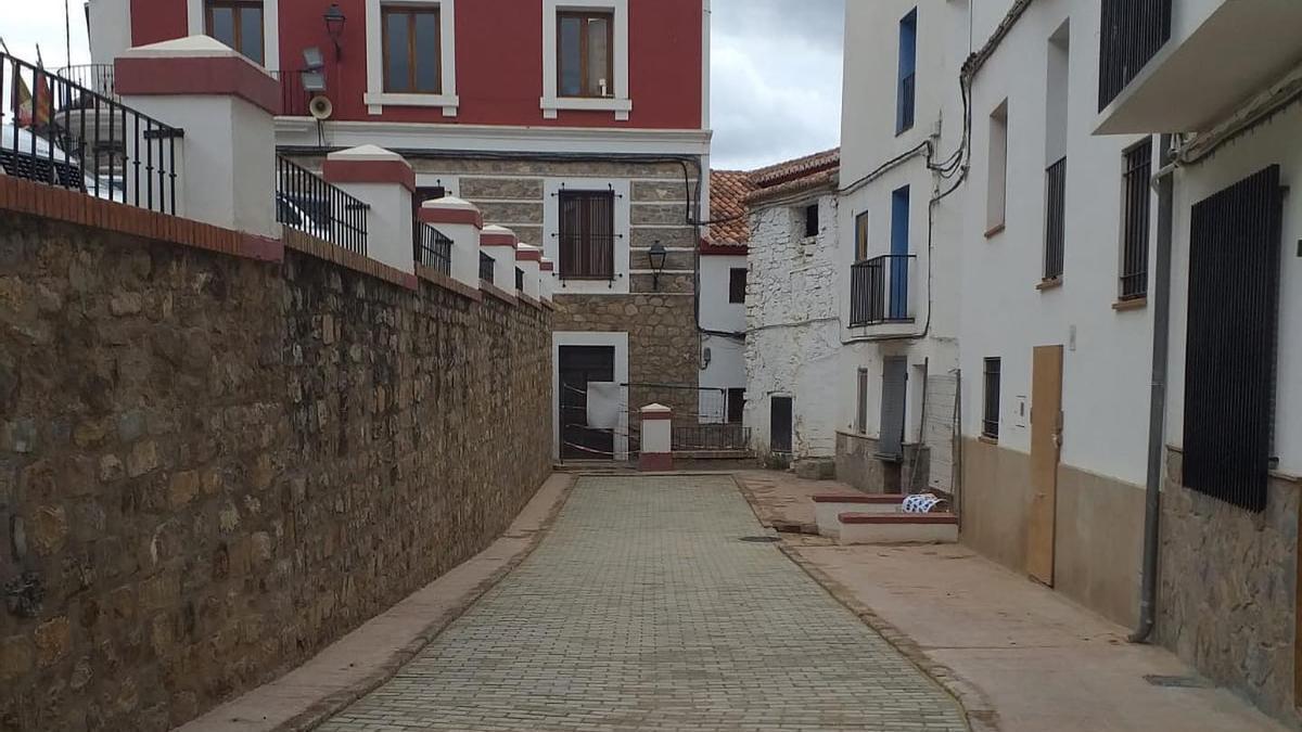 El Ayuntamiento de Teresa está remodelando la plaza de la Iglesia.