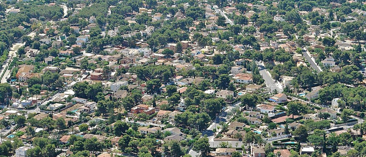 Vista área de una parte del barrio residencial de la Canyada, en Paterna. | A.P.