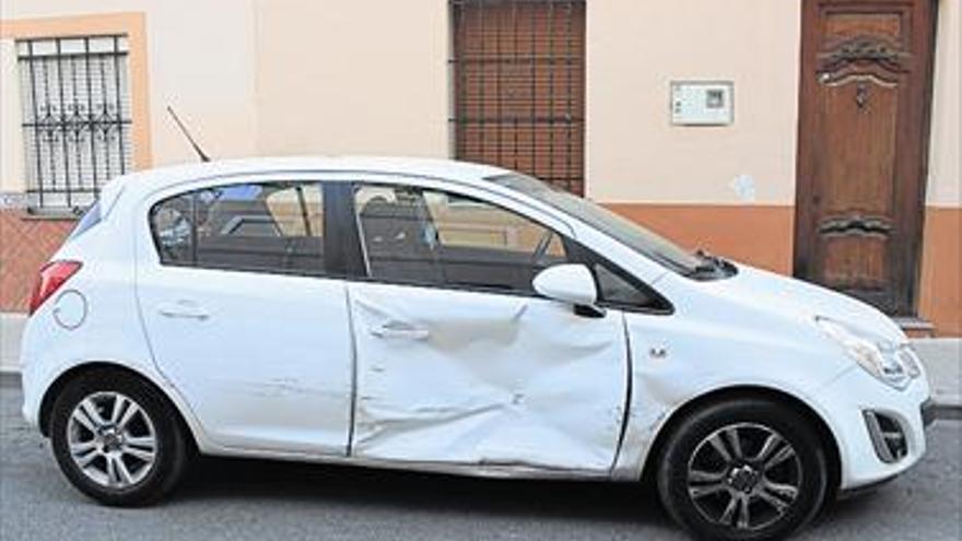 Colisiona en Onda tras saltarse un ceda el paso