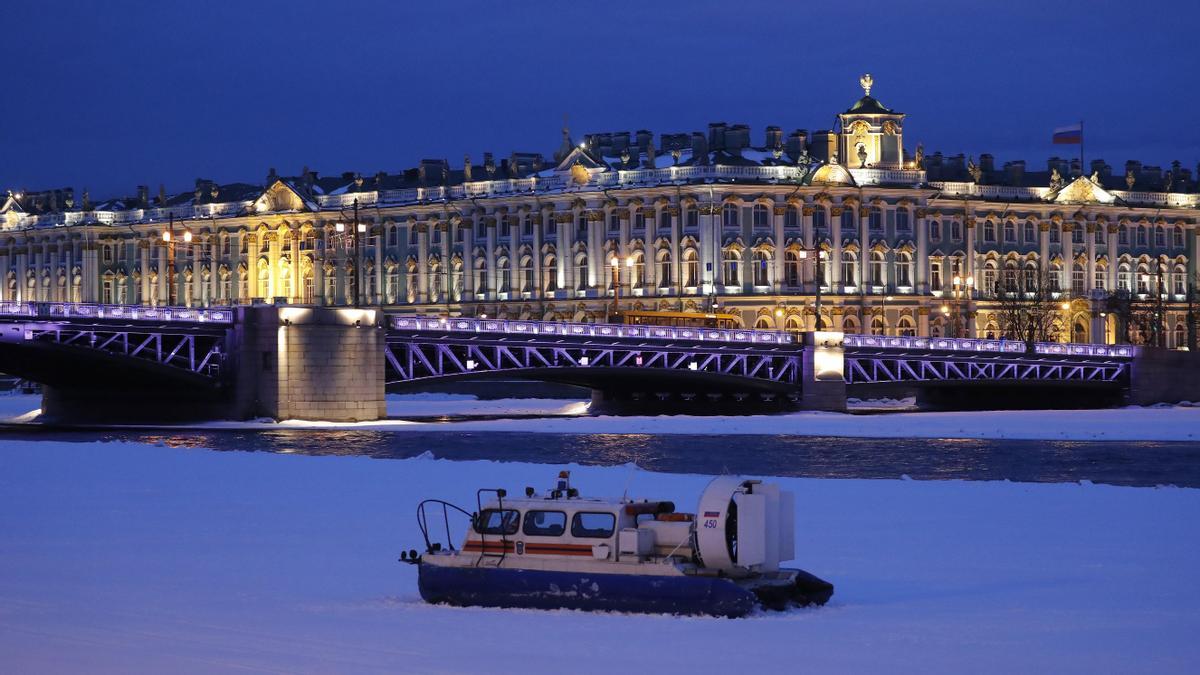 Una vista del museo Hermitage en San Petersburgo.